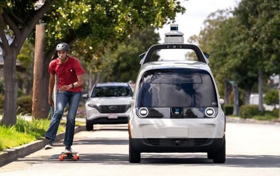 "زوكس" التابعة لأمازون تخطط لزيادة إنتاج سيارات الأجرة الآلية