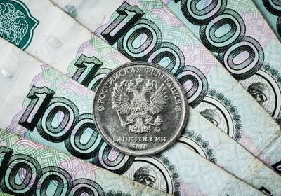 عجز الموازنة الروسية يرتفع في أبريل مع تراجع إيرادات النفط