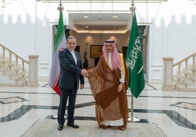 وزير الخارجية السعودي يستعرض مع نظيره الإيراني العلاقات الثنائية