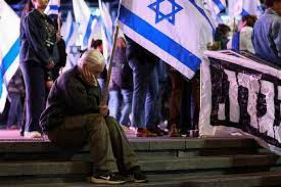 آلاف الأشخاص بإسرائيل يتظاهرون بسبب غزة