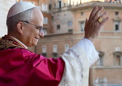بابا الفاتيكان يناشد العالم "وقف الحروب"