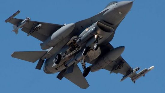 إعلام إسرائيلي: انطلاق طائرات لاستهداف موانئ بسيطرة الحوثي