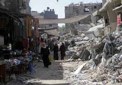 مقتل 10 فلسطينيين في غارة إسرائيلية على مدرسة للنازحين شمال غزة