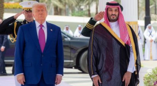 ولي العهد السعودي وترامب يشهدان توقيع اتفاقيات ثنائية