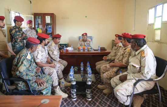 بارجاش يزور مواقع لواء شبام ويثمن جاهزية أفراده