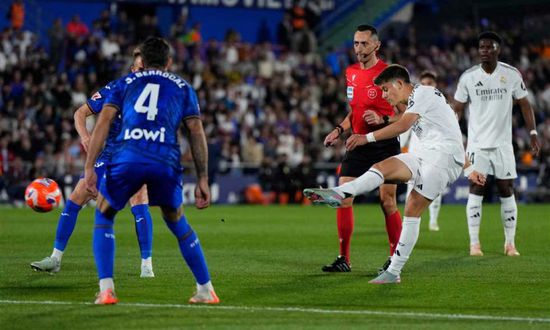 رأسية بالارد ترسل سندرلاند لنهائي ملحق الصعود للدوري الإنجليزي