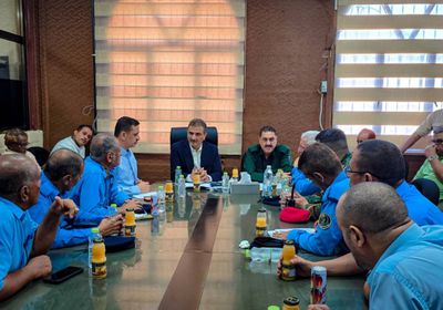 لملس يبحث التسهيلات لتنشيط ميناء الحاويات في المنطقة الحرة