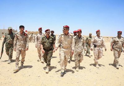 قائد "العسكرية الثانية" يتفقد اللواء الثاني دفاع ساحلي ومعسكر يبعث