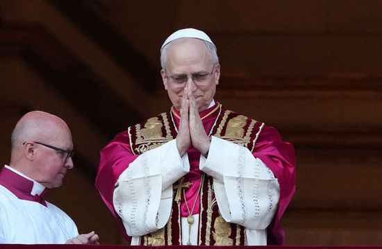 بابا الفاتيكان الجديد يعرض استضافة محادثات سلام بين روسيا وأوكرانيا