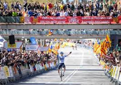 أيوسو يفوز بالمرحلة السابعة من سباق إيطاليا للدراجات 