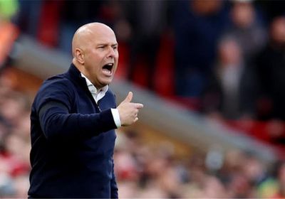 سلوت يواجه تحديًا في تحفيز لاعبي ليفربول بعد التتويج بلقب الدوري