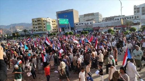 متظاهرو ساحة العروض ينددون بانهيار الخدمات الأساسية