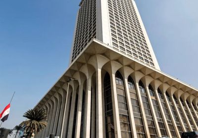 الخارجية المصرية تدعو جميع الأطراف الليبية إلى ضبط النفس