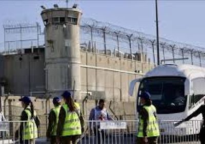 إسرائيل تفرج عن 10 أسرى فلسطينيين