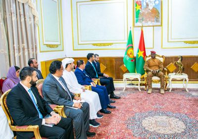 شخبوط بن نهيان يلتقي رئيس المرحلة الانتقالية في بوركينا فاسو