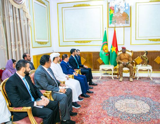 شخبوط بن نهيان يلتقي رئيس المرحلة الانتقالية في بوركينا فاسو