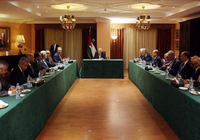 أبو مازن يلتقى الفصائل الفلسطينية في لبنان