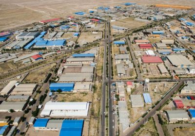 اندلاع حريق هائل في مصنع وسط إيران