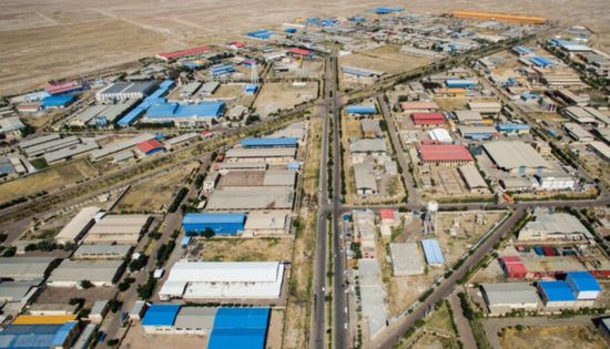 اندلاع حريق هائل في مصنع وسط إيران