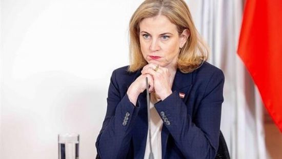 وزيرة الخارجية النمساوية تبحث مع مسئول أوروبي دعم السلام في أوكرانيا