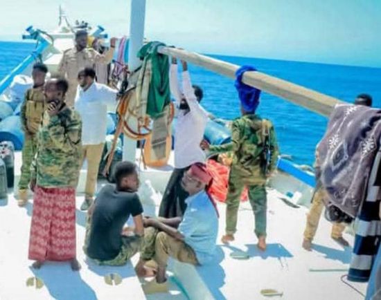 قراصنة يختطفون 16 بحارا من أبناء الشحر