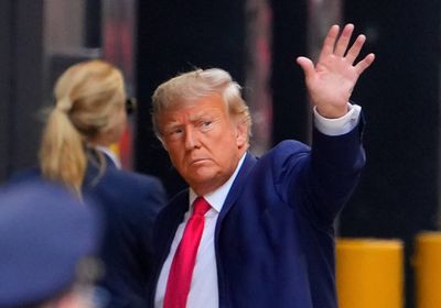 لهذا السبب.. ترامب يهدد "آبل" بفرض رسوم جمركية