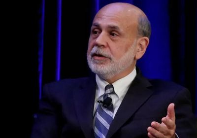 برنانكي يدعو الفيدرالي لتغيير نهج التواصل وتوضيح السياسة النقدية