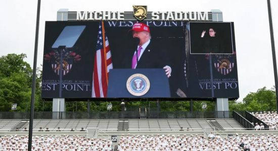 ترامب يتعهد بإعادة تركيز الجيش على الحدود الولايات المتحدة