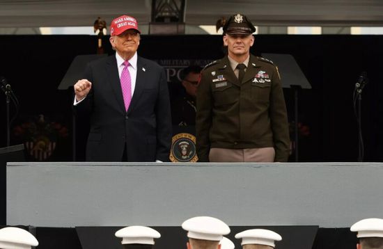 ترامب: الجيش الأمريكي يدرس تكتيكات الحرب الحديثة