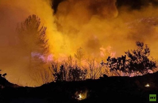    حرائق تلتهم الغابات وتقترب من المناطق السكانية بليبيا