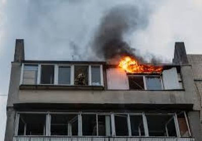 7 إصابات في استهداف روسي لمبنى سكني بكييف