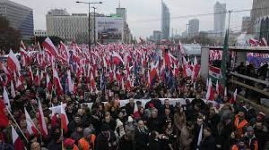 آلاف يتظاهرون لدعم المرشحين المتنافسين في انتخابات الرئاسة البولندية