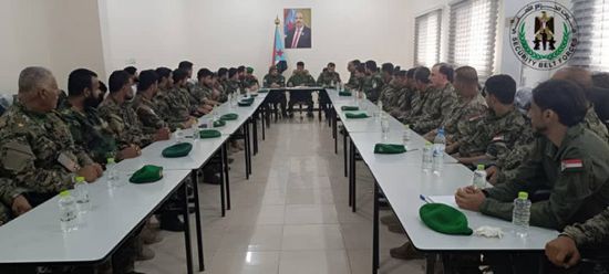 العميد الربيعي يبحث تعزيز الأداء الأمني في العاصمة عدن   