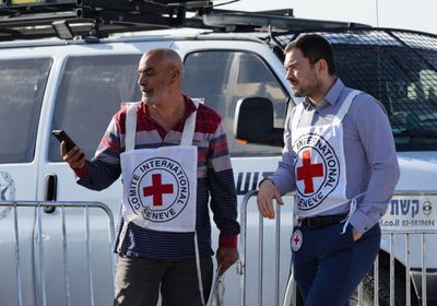 استشهاد اثنين من موظفي الصليب الأحمر بغزة