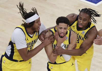 نيكس يهزم مضيفه بيسرز ويفوز بالمباراة الثالثة في نهائي القسم الشرقي