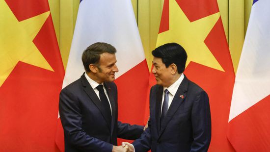 فرنسا وفيتنام توقعان صفقة طائرات إيرباص خلال زيارة ماكرون لهانوي