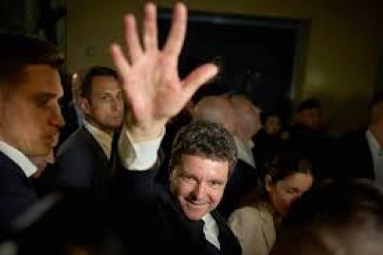 تنصيب الوسطي المؤيد لأوروبا نيكوسور دان رئيسًا لرومانيا