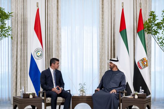 محمد بن زايد يستقبل رئيس باراغواي غب قصر الشاطئ