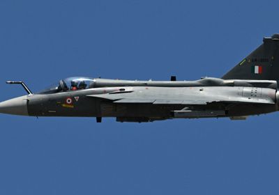 الهند توافق على تطوير نموذج لطائرة مقاتلة