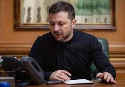 زيلينسكي يقترح لقاءً ثلاثيًا مع ترامب وبوتين