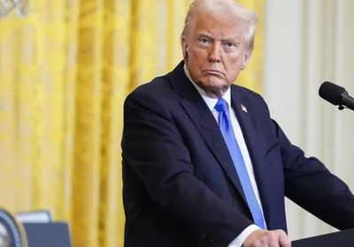 ترامب: مستعد لعقد اجتماع ثلاثي مع بوتين وزيلينسكي