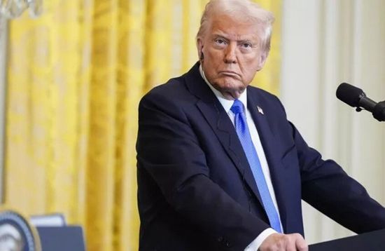 ترامب: مستعد لعقد اجتماع ثلاثي مع بوتين وزيلينسكي