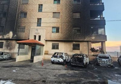 مستوطنون يحرقون مركبات بمواقع مختلفة في الضفة الغربية