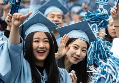 واشنطن تبدأ إلغاء تأشيرات بعض الطلاب الصينيين