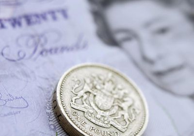 ارتفاع تكاليف الاقتراض البريطانية وعوائد السندات بأعلى مستوياتها 