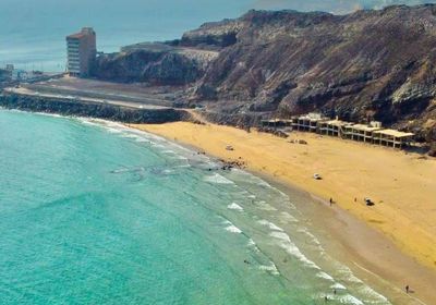 غرق 4 شباب في شاطئ العشاق بالتواهي