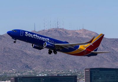 "ساوث إيرلاينز" تنهي سياسة الأمتعة المجانية وتفرض رسومًا على الحقائب