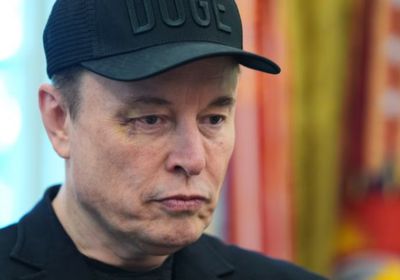 سبب ظهور لون أسود وأزرق تحت عين ماسك