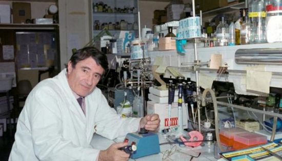 وفاة مخترع حبوب الإجهاض إيتيان إميل بولييه