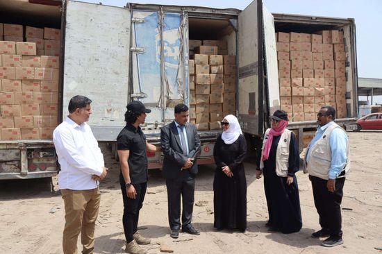 بعد توجيهات الرئيس الزُبيدي.. توزيع نصف مليون محلول وريدي على المستشفيات